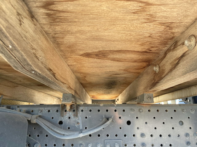 いすゞエルフ平ボディ小型（2t・3t）[写真20]