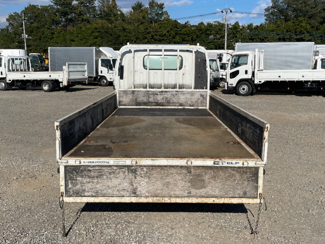 いすゞエルフ平ボディ小型（2t・3t）[写真10]