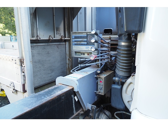 UDトラックスコンドルクレーン4段中型（4t）[写真12]