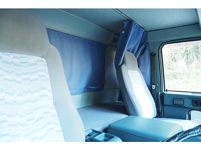 UDトラックスコンドルクレーン4段中型（4t）[写真35]