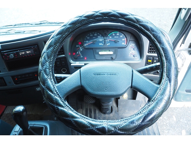 UDトラックスコンドルクレーン4段中型（4t）[写真39]