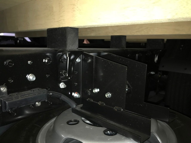 三菱ふそうキャンター平ボディ小型（2t・3t）[写真12]