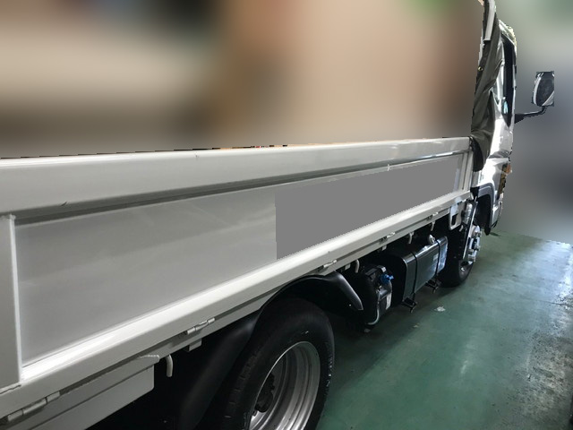 三菱ふそうキャンター平ボディ小型（2t・3t）[写真03]