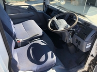 三菱ふそうキャンター平ボディ小型（2t・3t）[写真12]