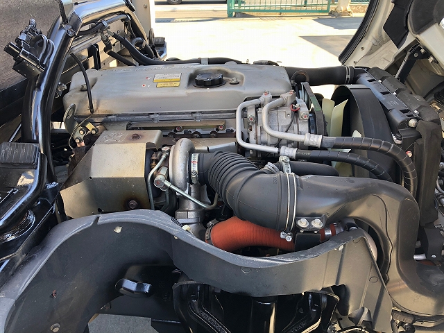 三菱ふそうキャンター平ボディ小型（2t・3t）[写真17]