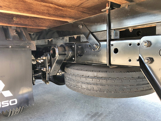 三菱ふそうキャンター平ボディ小型（2t・3t）[写真08]