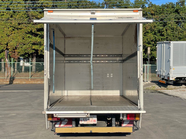 いすゞエルフパネルバン小型（2t・3t）[写真10]