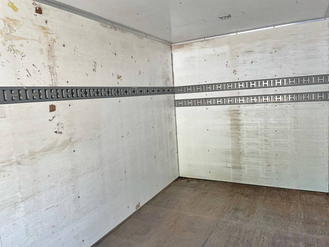 いすゞエルフパネルバン小型（2t・3t）[写真13]