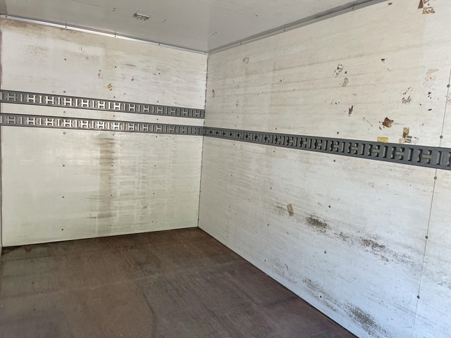 いすゞエルフパネルバン小型（2t・3t）[写真15]