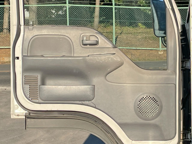 いすゞエルフパネルバン小型（2t・3t）[写真27]