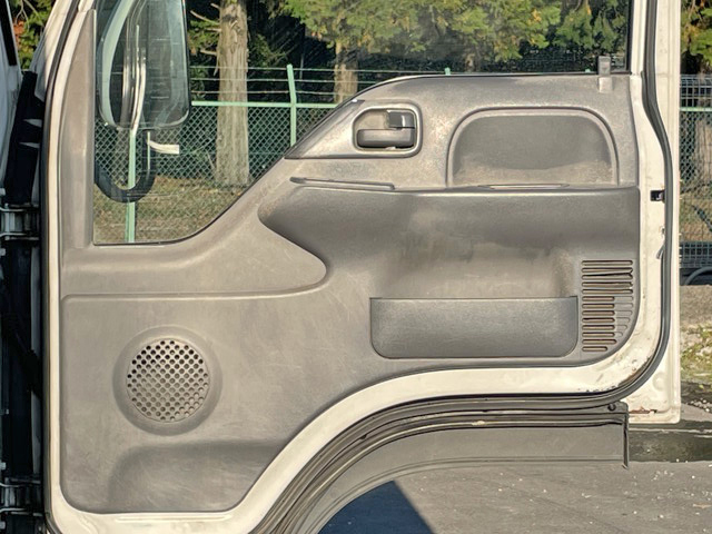 いすゞエルフパネルバン小型（2t・3t）[写真28]