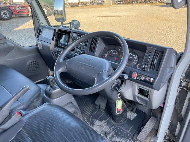 いすゞエルフパネルバン小型（2t・3t）[写真28]