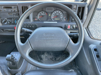 いすゞエルフパネルバン小型（2t・3t）[写真32]