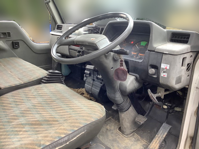 三菱ふそうキャンタークレーン3段小型（2t・3t）[写真27]