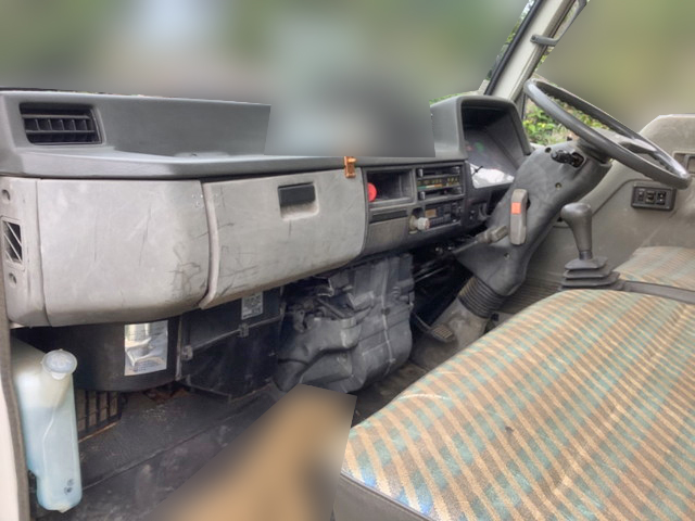 三菱ふそうキャンタークレーン3段小型（2t・3t）[写真28]