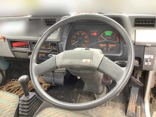 三菱ふそうキャンタークレーン3段小型（2t・3t）[写真29]