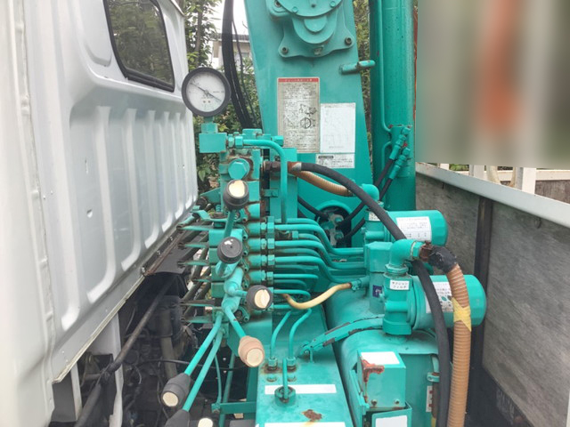 三菱ふそうキャンタークレーン3段小型（2t・3t）[写真09]