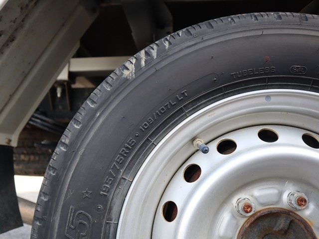 トヨタトヨエース平ボディ小型（2t・3t）[写真16]