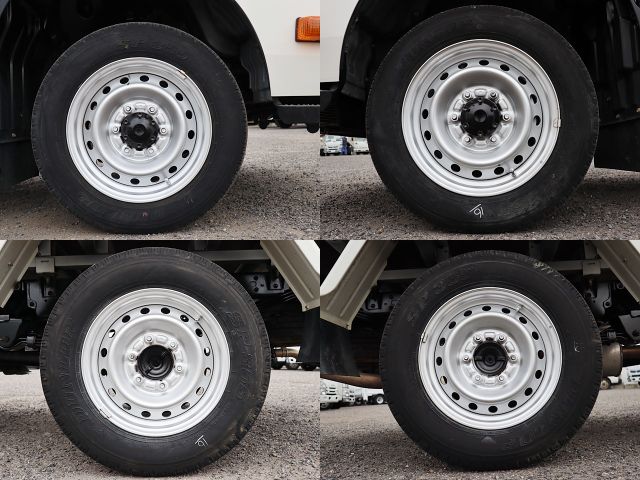 トヨタトヨエース平ボディ小型（2t・3t）[写真17]