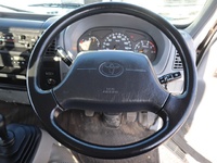 トヨタトヨエース平ボディ小型（2t・3t）[写真25]