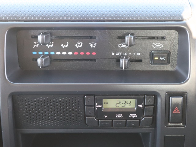 トヨタトヨエース平ボディ小型（2t・3t）[写真27]