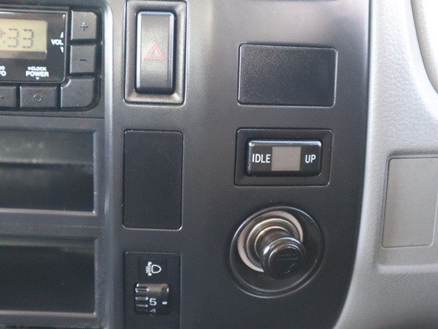 トヨタトヨエース平ボディ小型（2t・3t）[写真28]