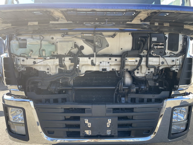 いすゞギガセルフクレーン4段大型（10t）[写真24]