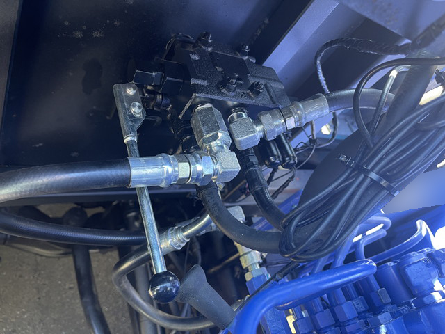 いすゞギガセルフクレーン4段大型（10t）[写真36]