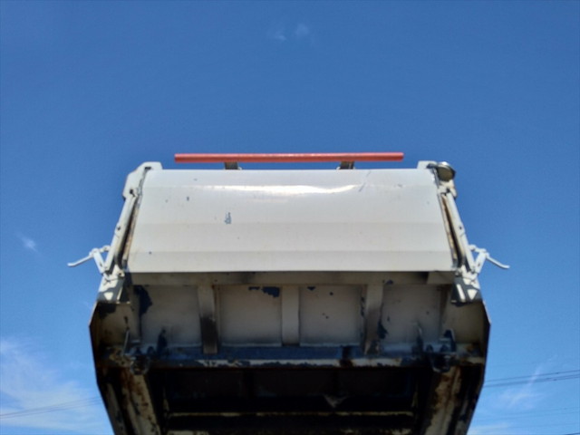 日野デュトロパッカー車（塵芥車）小型（2t・3t）[写真15]