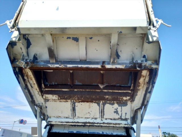 日野デュトロパッカー車（塵芥車）小型（2t・3t）[写真16]