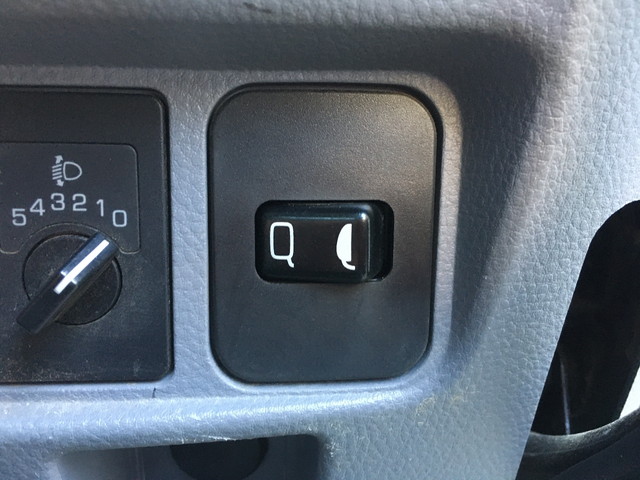 三菱ふそうキャンターダンプ小型（2t・3t）[写真35]