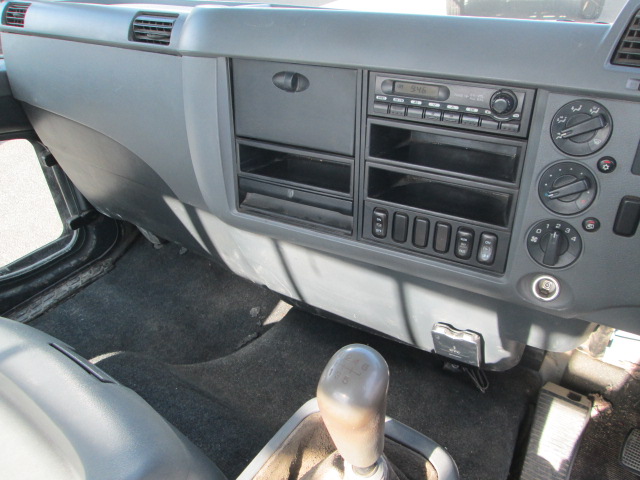 三菱ふそうファイター平ボディ中型（4t）[写真13]