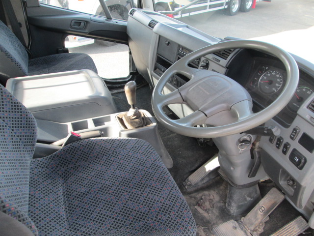 三菱ふそうファイター平ボディ中型（4t）[写真09]