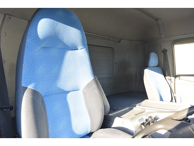 UDトラックスクオンセーフティローダー大型（10t）[写真32]