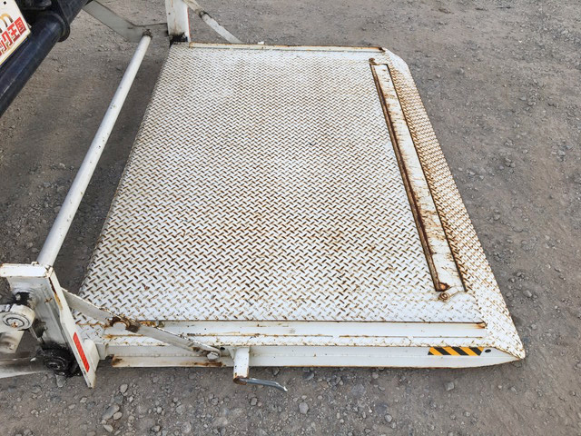 いすゞエルフ平ボディ小型（2t・3t）[写真14]