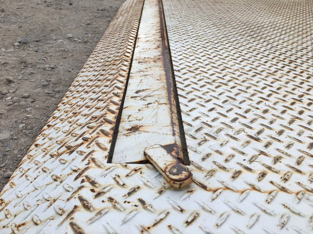 いすゞエルフ平ボディ小型（2t・3t）[写真15]