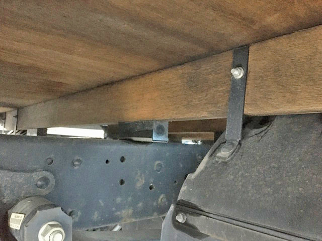 いすゞエルフ平ボディ小型（2t・3t）[写真21]