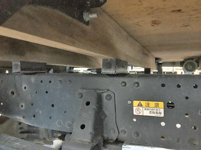 いすゞエルフ平ボディ小型（2t・3t）[写真22]