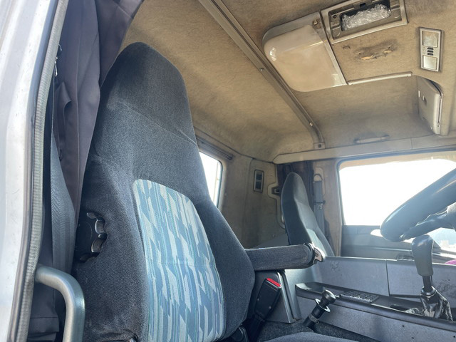 三菱ふそうスーパーグレートトレーラーヘッド（トラクターヘッド）大型（10t）[写真23]