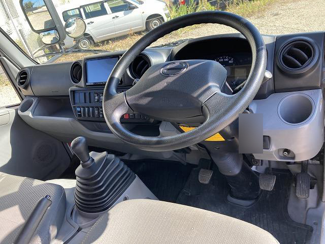 日野デュトロダブルキャブ（Wキャブ）小型（2t・3t）[写真19]