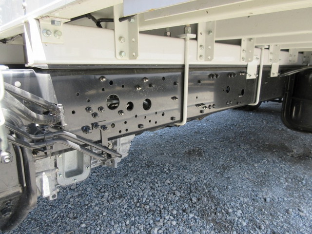 三菱ふそうファイターアルミバン中型（4t）[写真09]