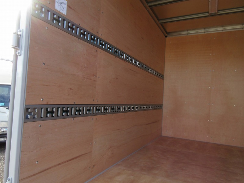 三菱ふそうキャンターアルミバン小型（2t・3t）[写真05]