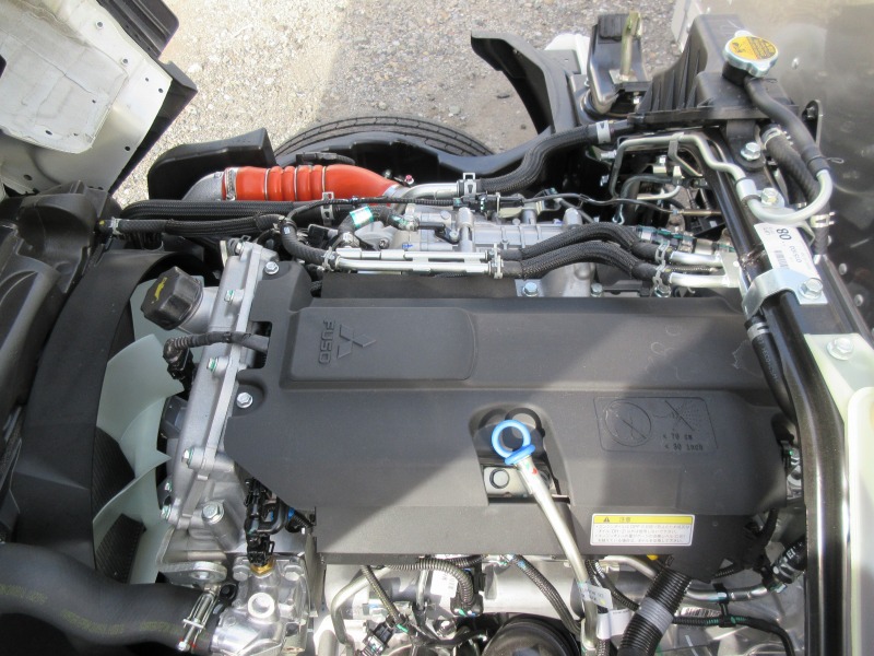 三菱ふそうキャンターアルミバン小型（2t・3t）[写真08]