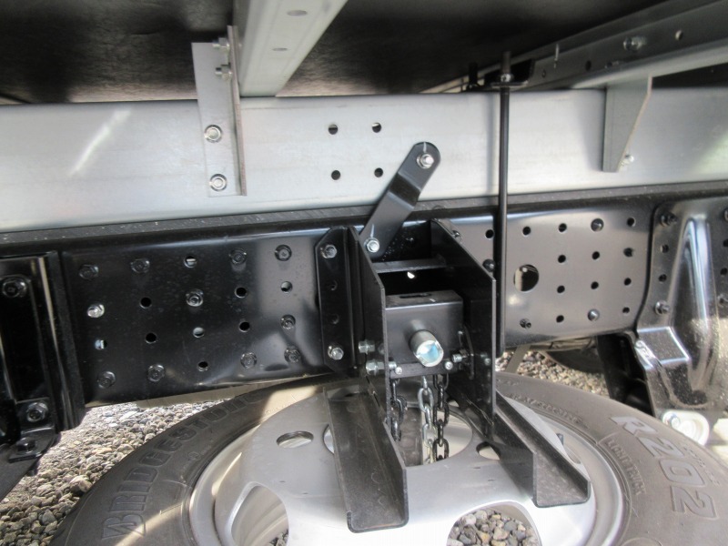 三菱ふそうキャンターアルミバン小型（2t・3t）[写真09]