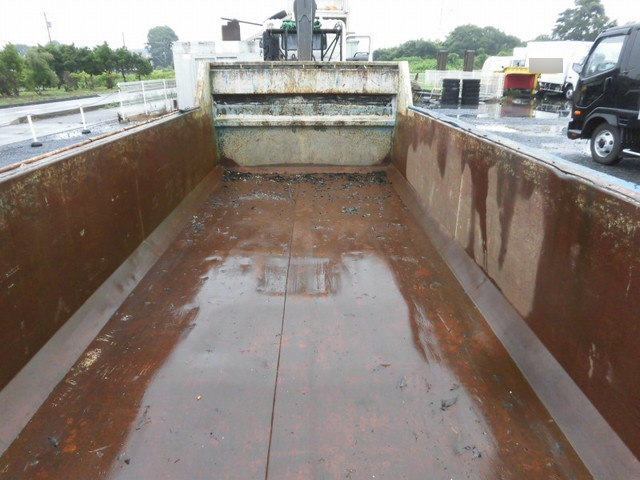 UDトラックスクオンコンテナ専用車大型（10t）[写真03]