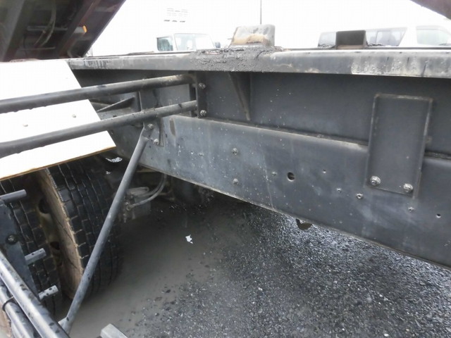 UDトラックスクオンコンテナ専用車大型（10t）[写真09]