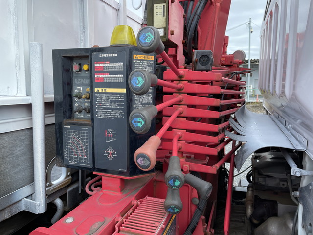 三菱ふそうキャンターセルフクレーン3段小型（2t・3t）[写真13]