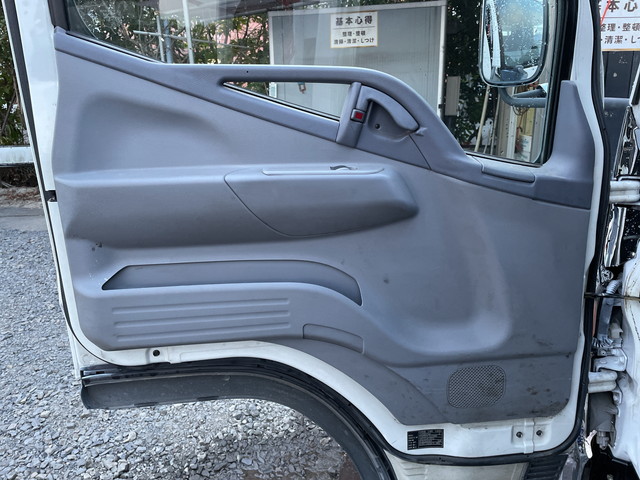 三菱ふそうキャンターセルフクレーン3段小型（2t・3t）[写真27]