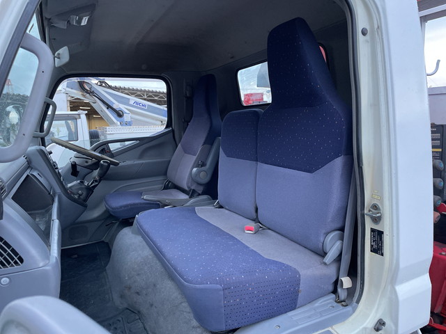 三菱ふそうキャンターセルフクレーン3段小型（2t・3t）[写真29]