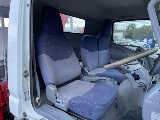 三菱ふそうキャンターセルフクレーン3段小型（2t・3t）[写真30]